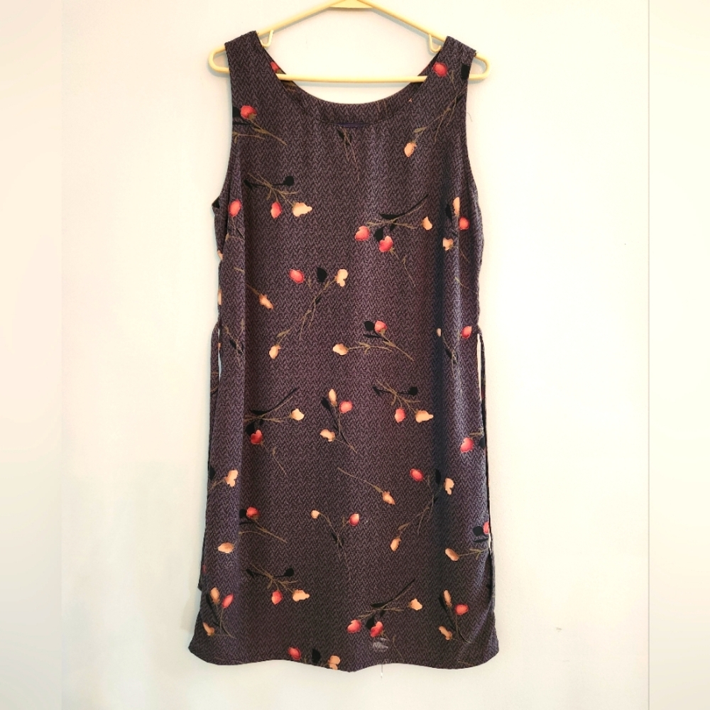 Hillary & Hansen Gray Floral Print Dress.  Tie Back. Looks embroidered.  Size 12